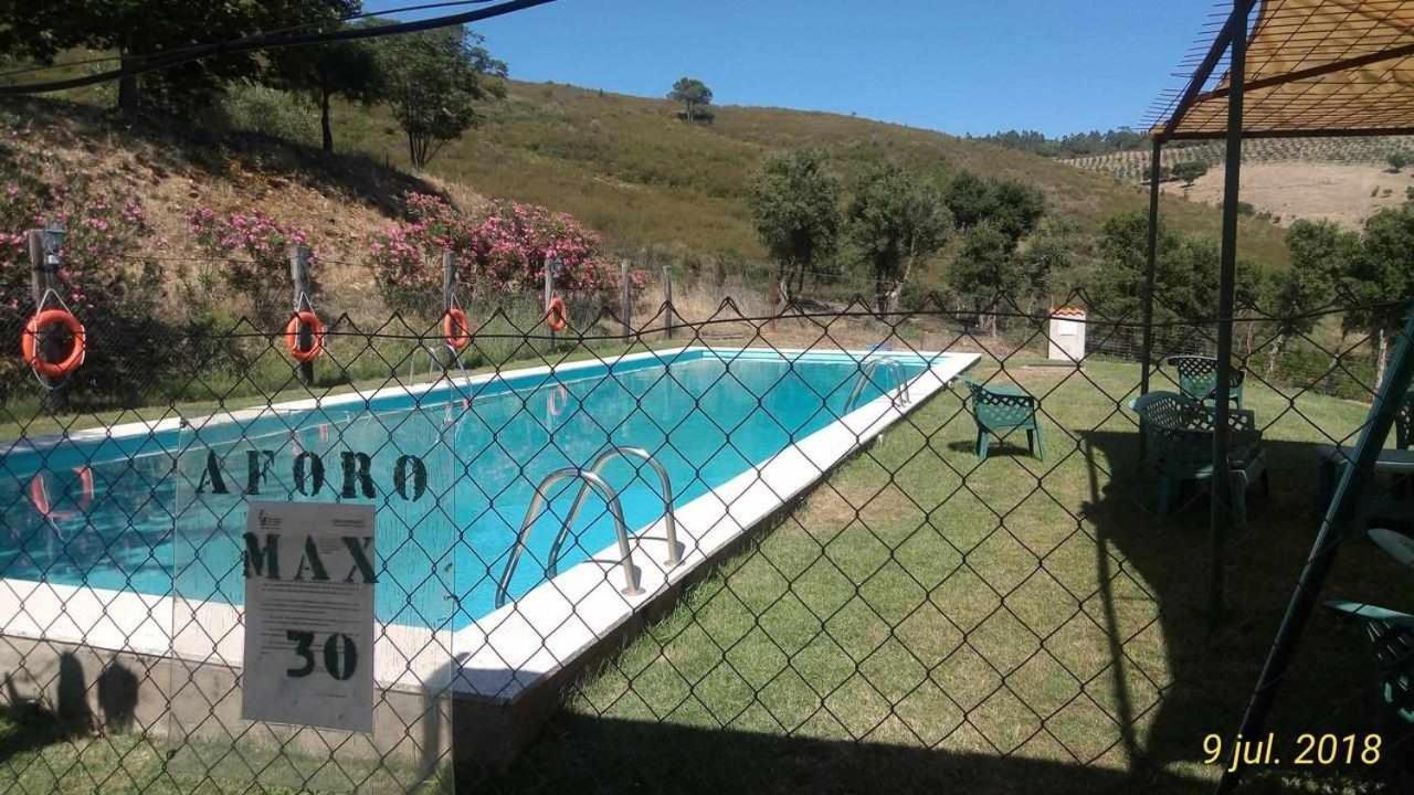 La Albergueria Complejo Rural Canamero Exterior photo